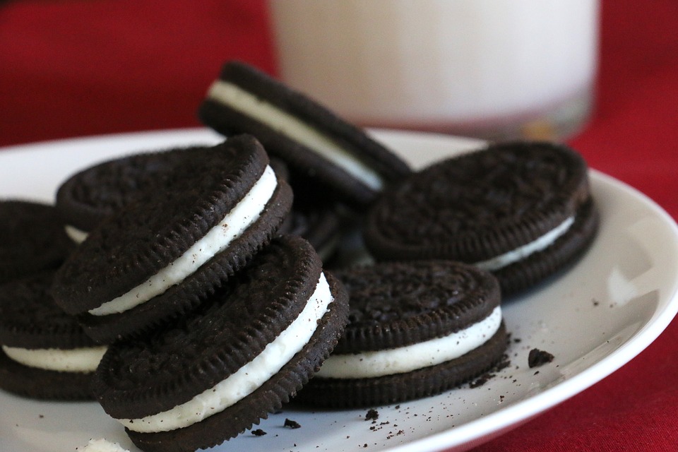 Eating+Oreo+cookies+is+a+great+American+pastime+especially+with+friends+and+family.+Nabisco+introduces+the+new+firework+Oreo+flavor+and+is+offering+a+big+prize+for+the+next+new+flavor+creator.