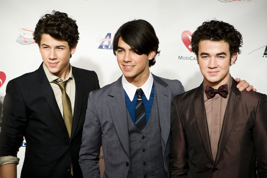 Breaking the latest entertainment news headlines, the Jonas Brothers excite their fans with a reunion after over five years of them breaking up. On Friday, March 1 the trio released “Sucker” and then later the next week they took over James Corden’s Late Late Show further advertising their new song.