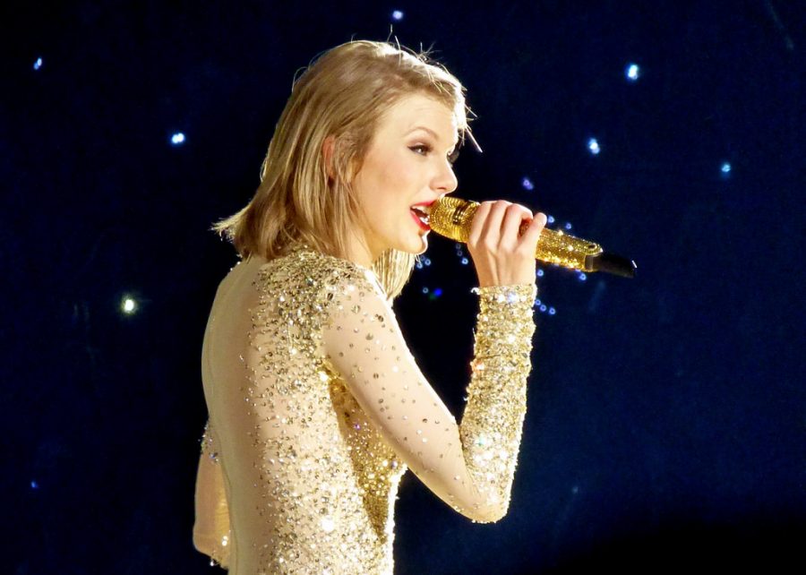 Performing one of her hit songs, pop star Taylor Swift continues her tour. Rumors continue to circle about Taylor Swift’s possible engagement to English actor Joe Alwyn as their relationship gains more attention. 