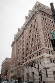 At the Belvedere Hotel on the night of his disappearance, no one had any insight as to what happened to Rey Rivera. Residents at Belvedere Hotel enjoy their nights by relaxing and going out to eat.