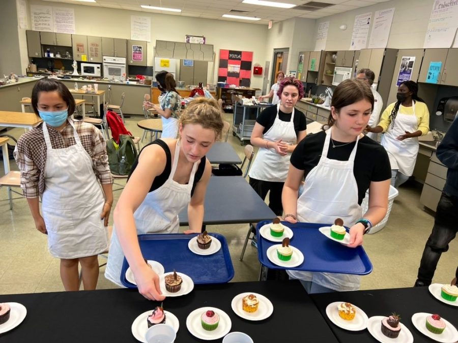 Mr.+Steele%E2%80%99s+food+and+nutrition+class+during+cupcake+wars.+The+students+worked+diligently+to+prepare+these+cupcakes+to+win+the+ultimate+prize+of+a+meal+of+their+choice%21