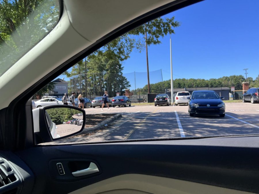 The senior lot has never seen so much action! After dropping their fourth period classes, seniors file out of class and into their cars, heading to their after school activities that they now have added time for.