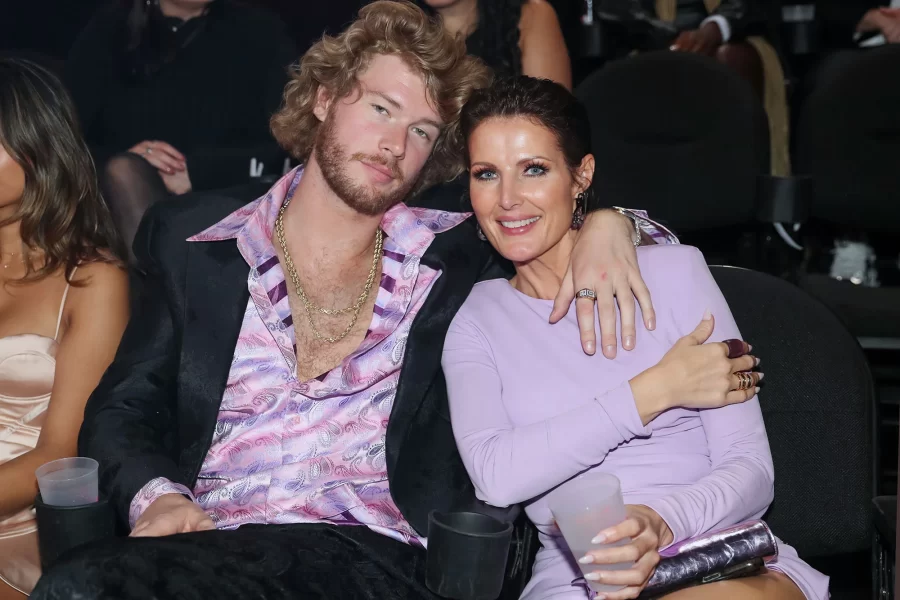 Sheri Nicole and Yung Gravy together holding hands at the VMAs.
