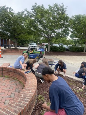 Working together to clean up around campus. Dana King Day of Service was great and something awesome for the Millbrook community. 